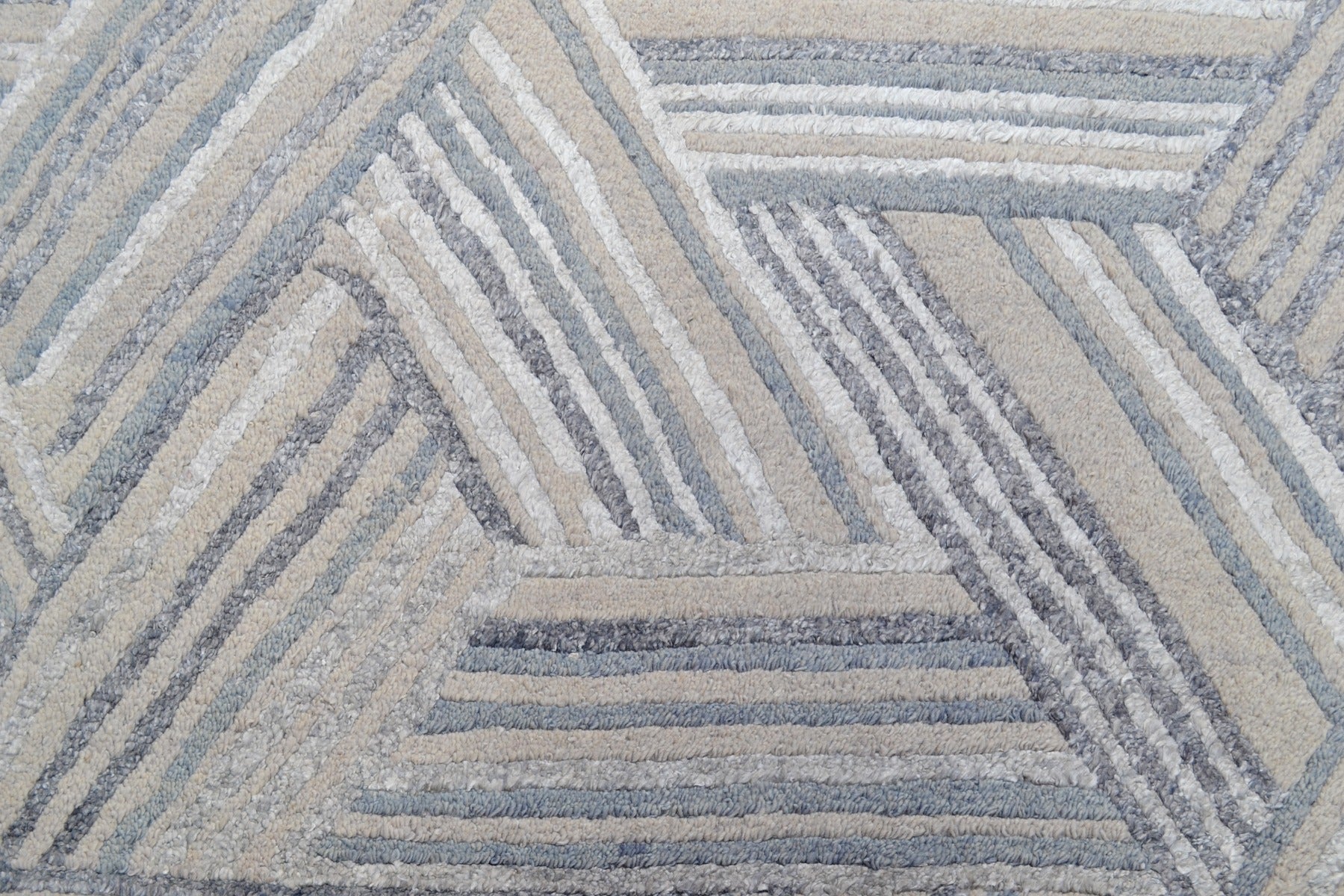 Handknotted Abstract Bamboo Silk and Wool Rug - 024 - Natural Grey - 242x303cm