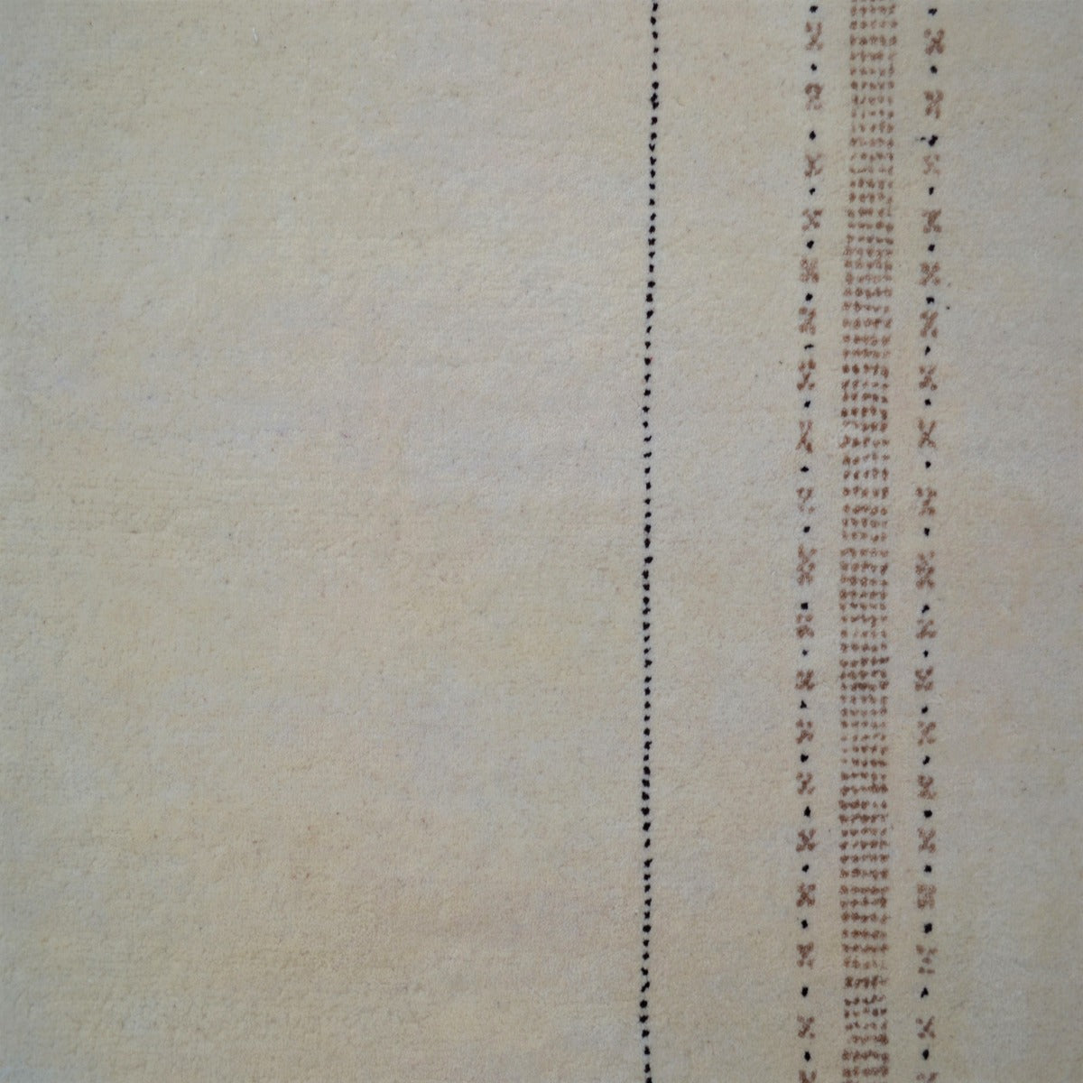 Handknotted Lori buff wool Rug - Ivory - 165x235cm