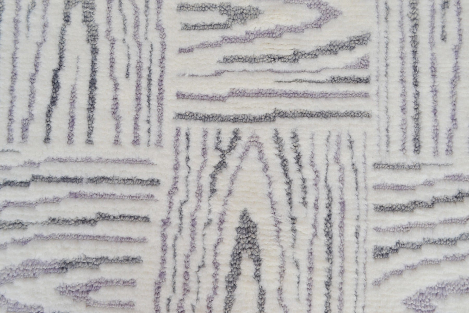 Laxmi - Handknotted Fine Wool Rug - Ivory - 160x230cm