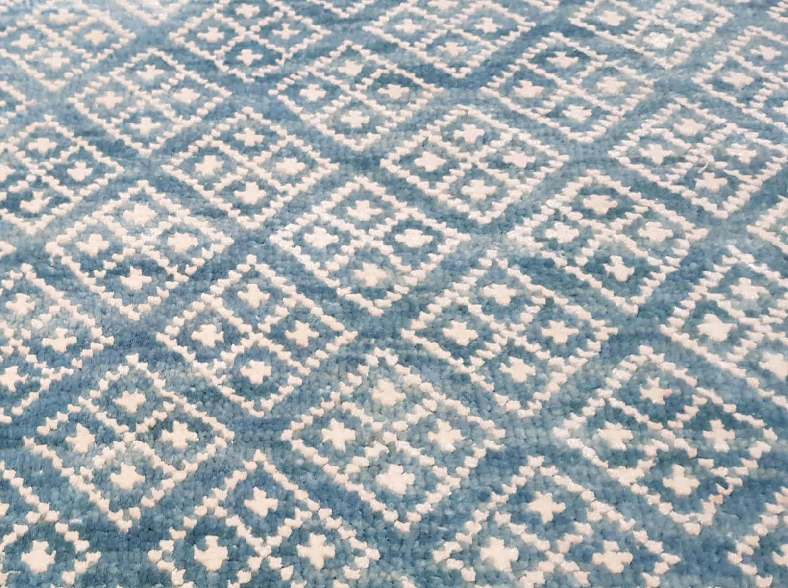 Designer Handknotted Wool Rug - New York - C Green - 116x180cm