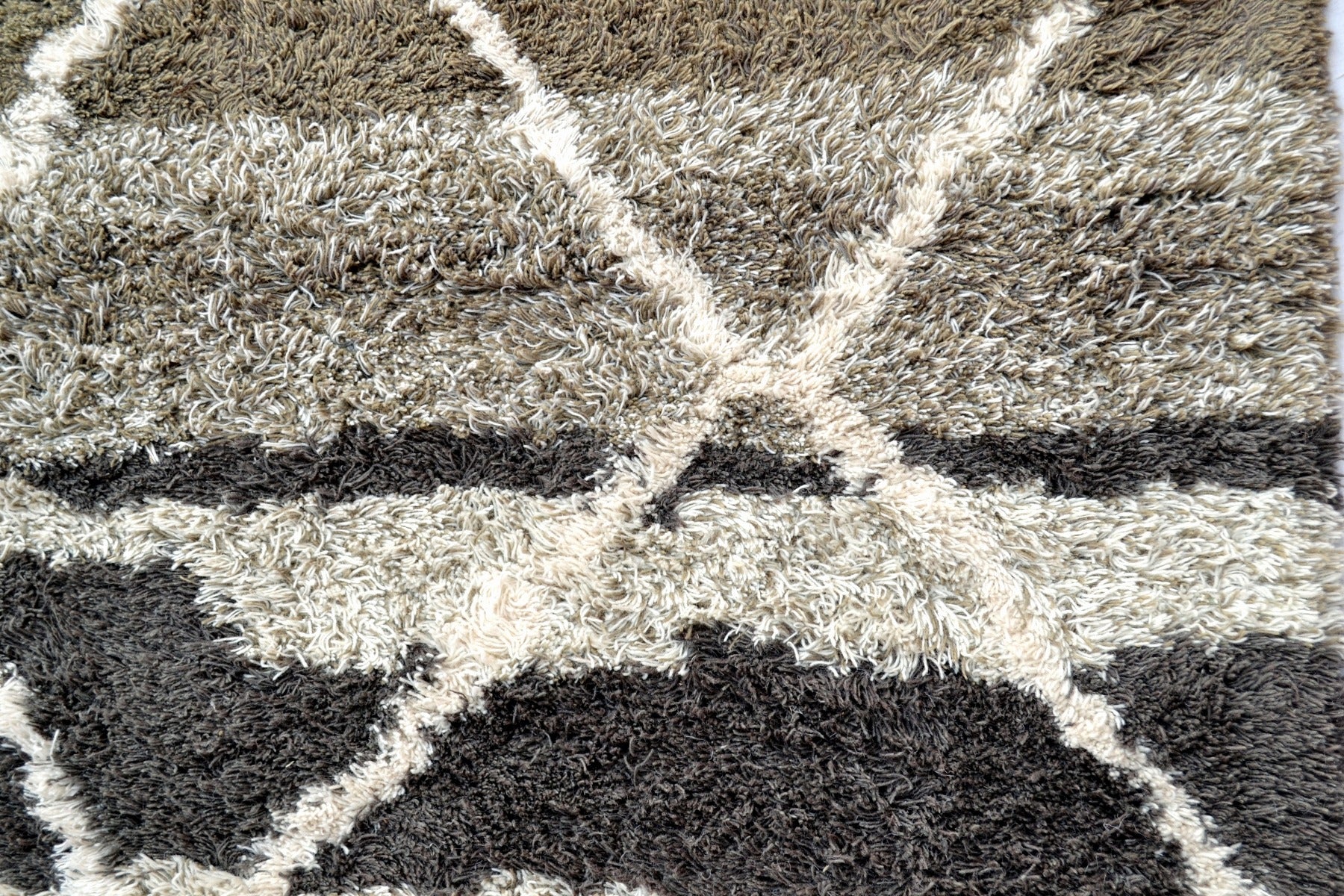 Luxurious Handmade Wool Rug - Comfy 6228 - Brown - 120X180cm