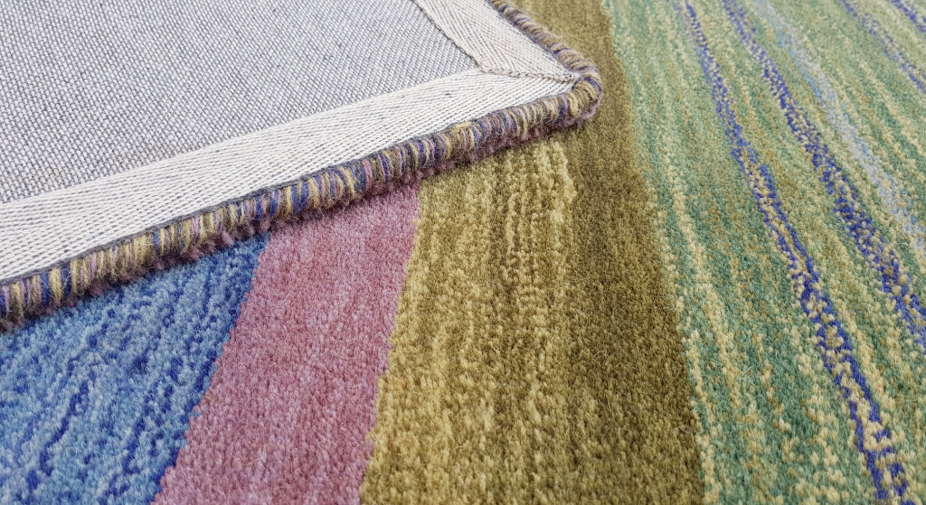 Designer Handmade Wool Rug - Infinite 1101 - Green - 110x160cm