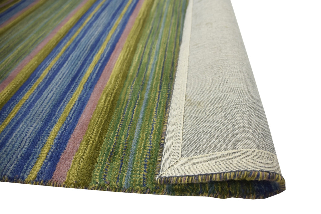 Designer Handmade Wool Rug - Infinite 1101 - Green - 110x160cm