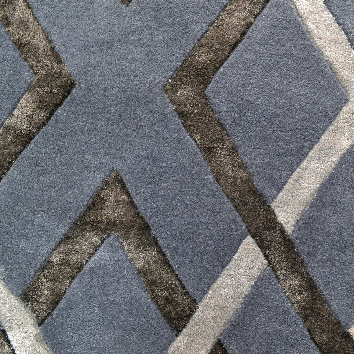 Luxurious Venice Handmade Rug - 6255 - Grey - 110x160cm