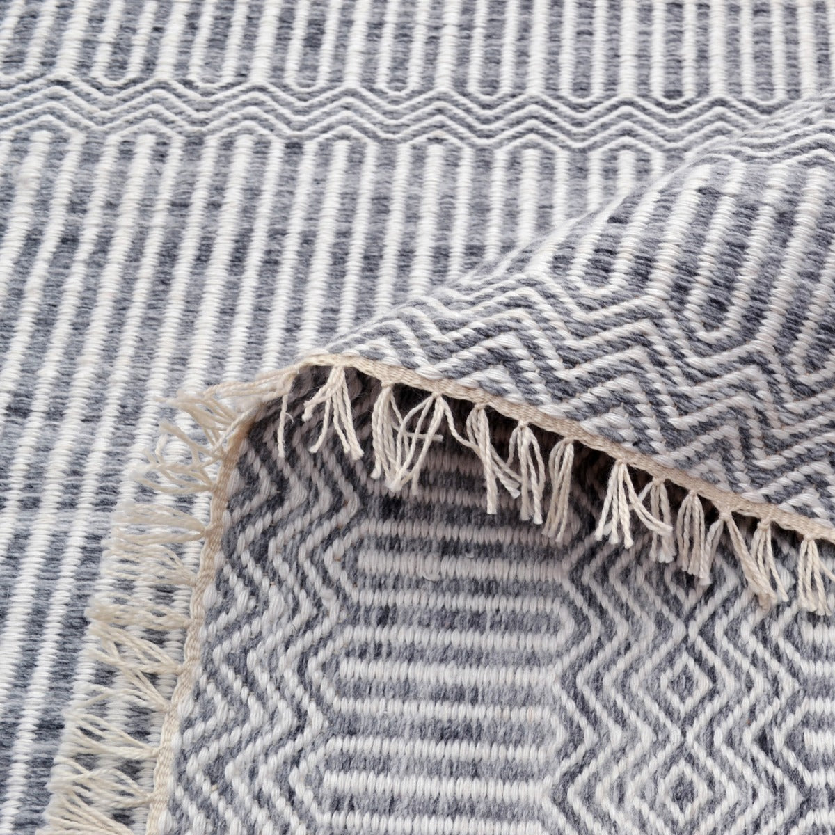 Braga - Luxurious Indoor/Outdoor Rug - Grey - 110x160cm