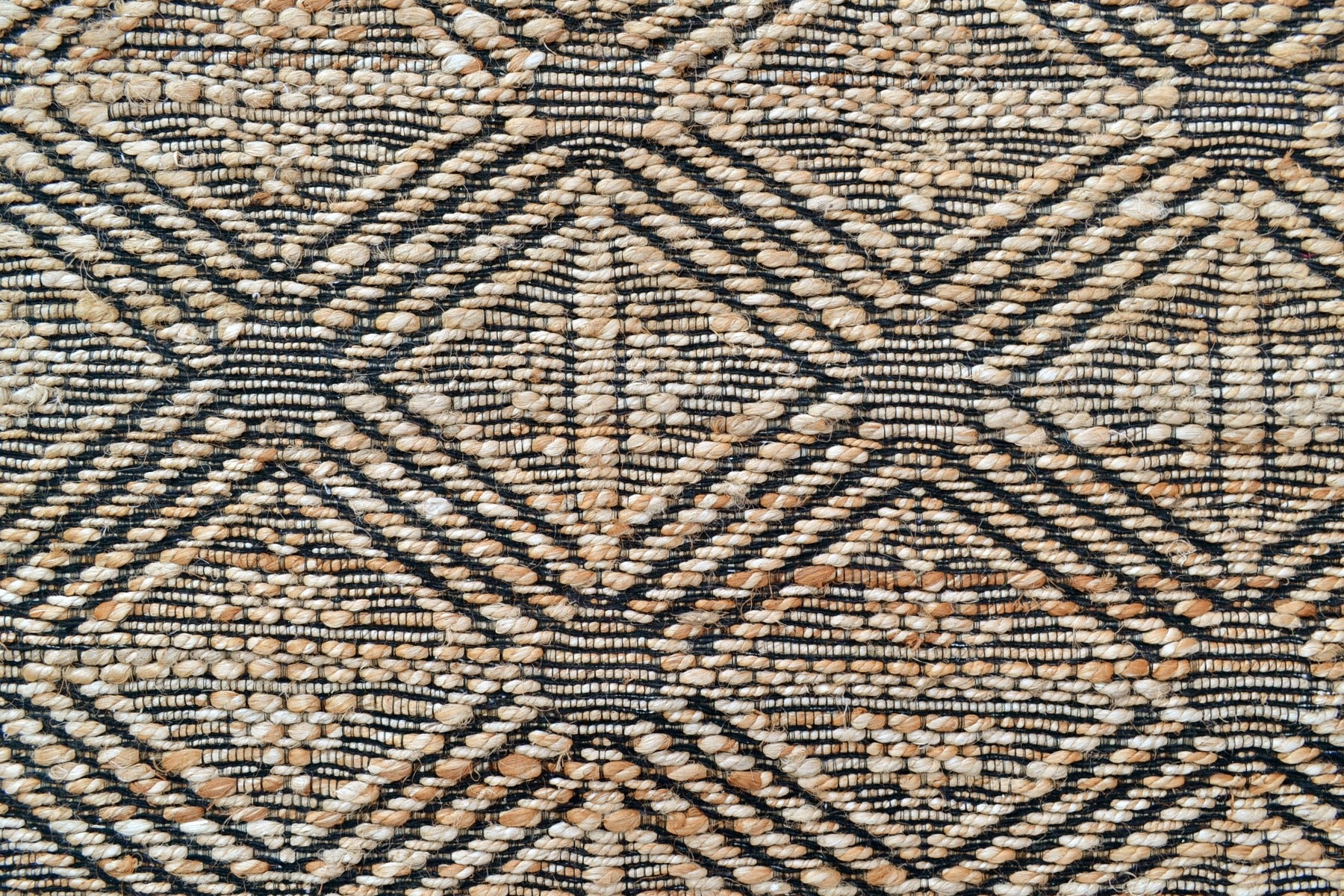 Inca Handwoven Tribal Jute Rug - 1094 - Natural/Black - 110X160cm